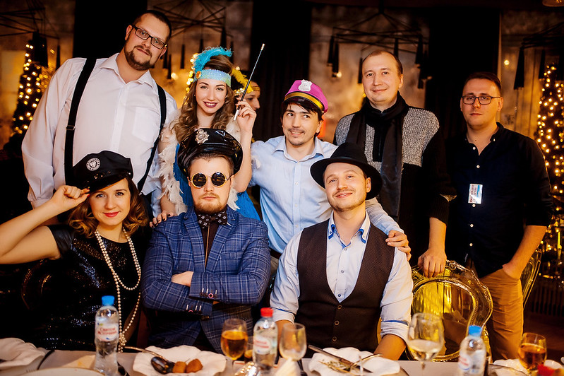 Команда компании празднует Новый год в ресторане Одесі