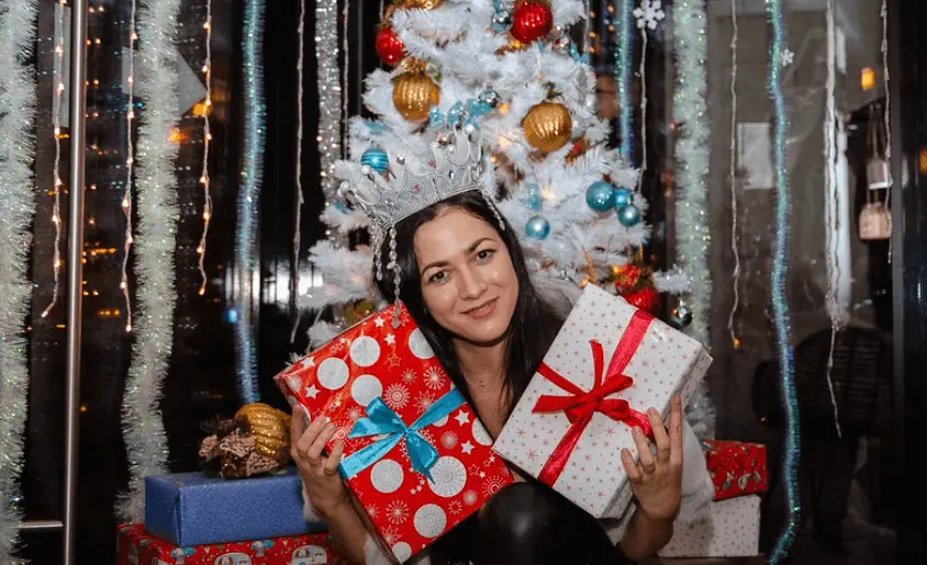 Гайд по идеальному Новому году 2026 с друзьями в Одессе: от квартиры и коттеджа — до квеста и ночного города