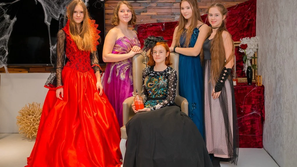 Виїзний квест "Поцілунок вампіра«<span class='mob'>:шик та чарівність</span>